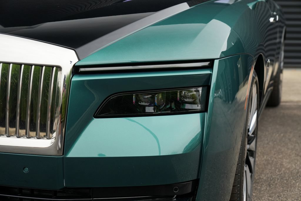 Used 2024 Rolls-Royce Spectre w/ Spectre Launch Package AWD/4WD image 7