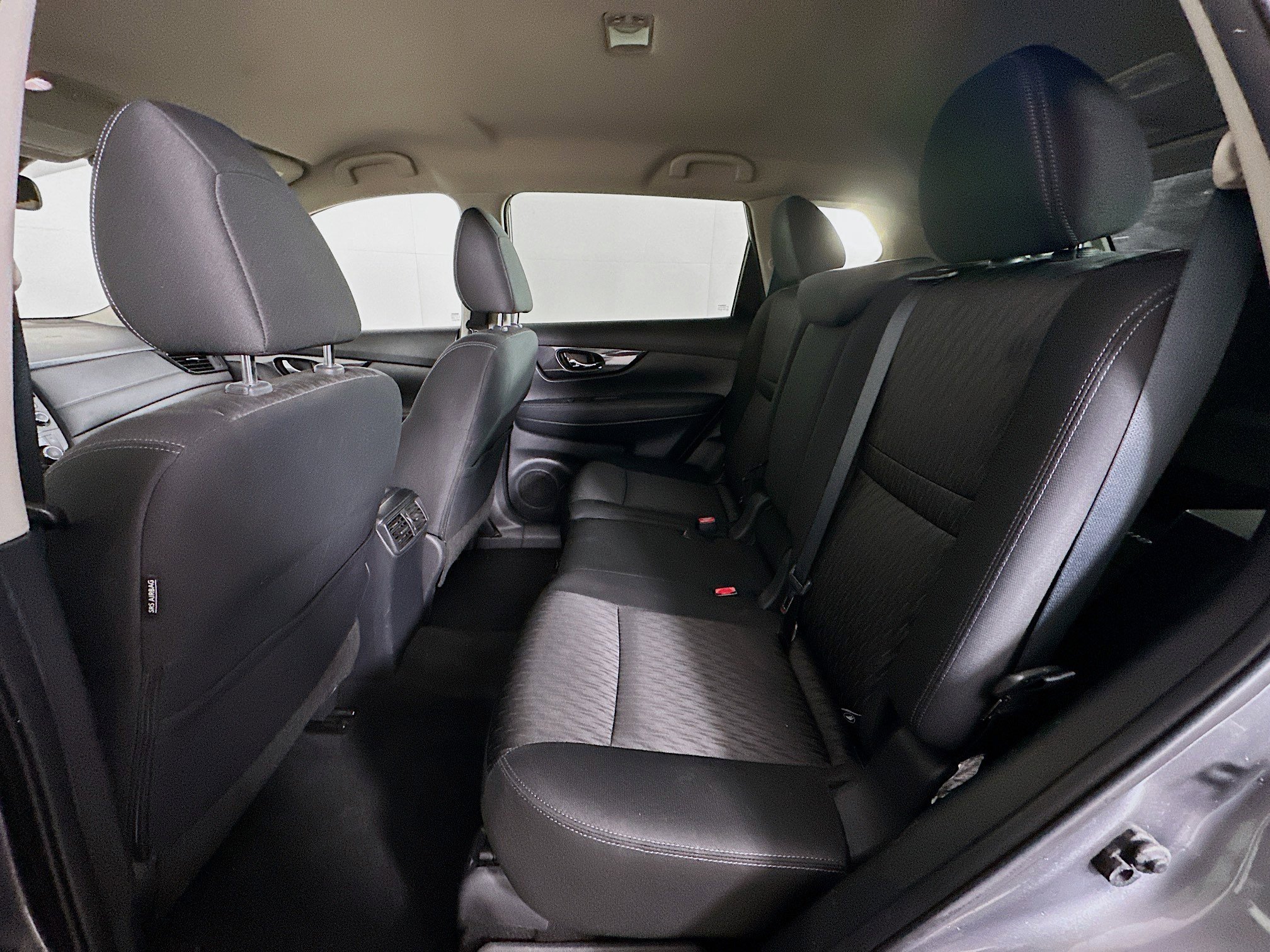 Used 2019 Nissan Rogue SV image 27