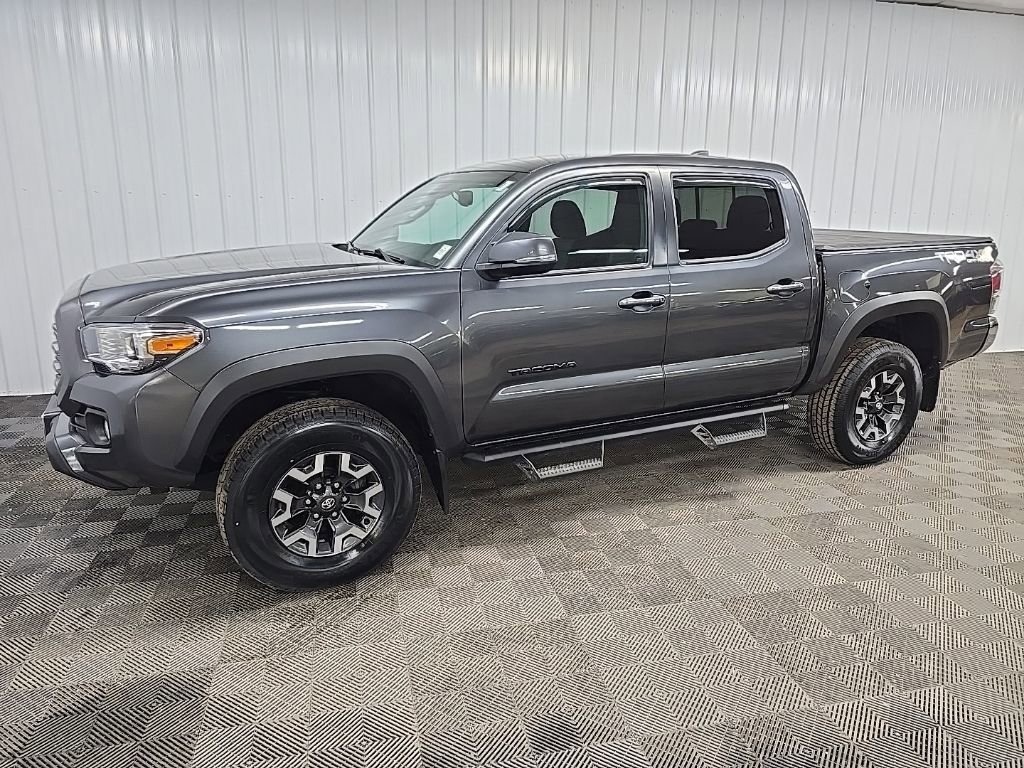 Used 2022 Toyota Tacoma TRD Off-Road AWD/4WD image 6