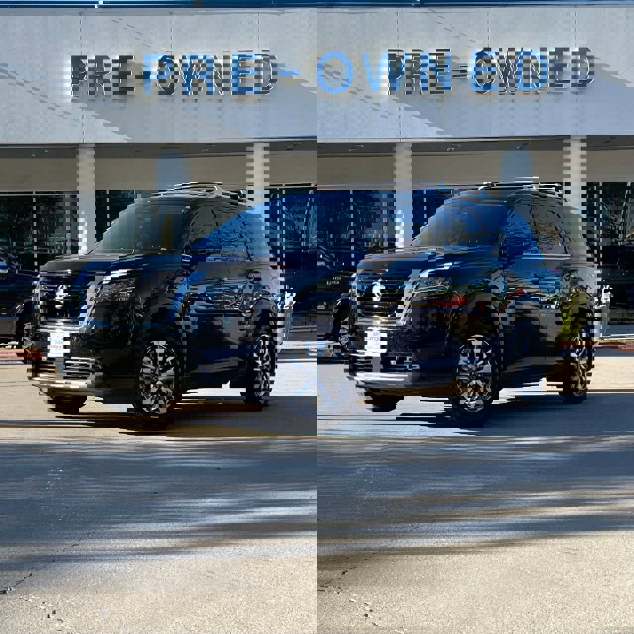 Used 2024 Nissan Pathfinder SL image 1