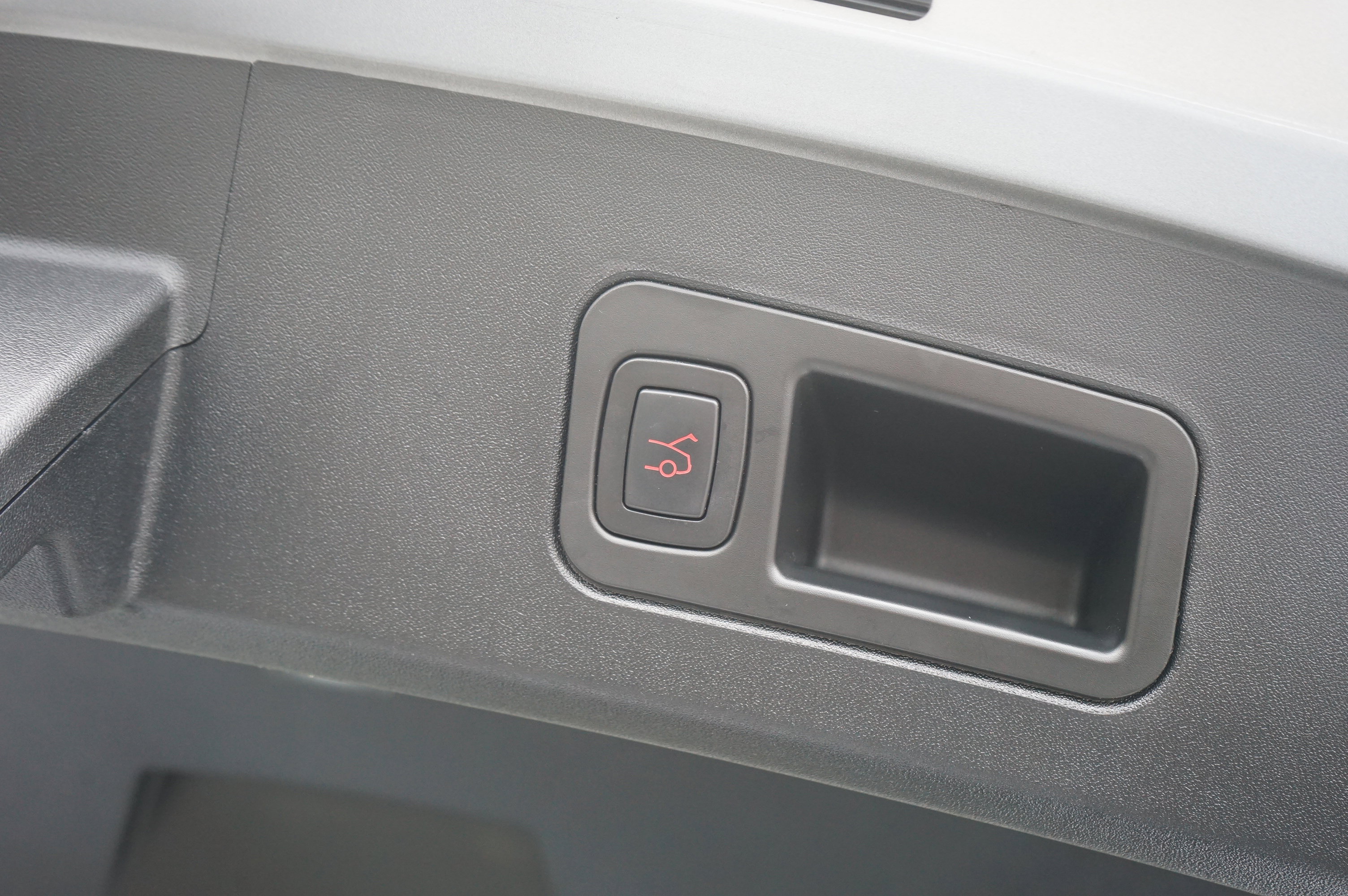 Used 2018 Tesla Model S 100D image 27