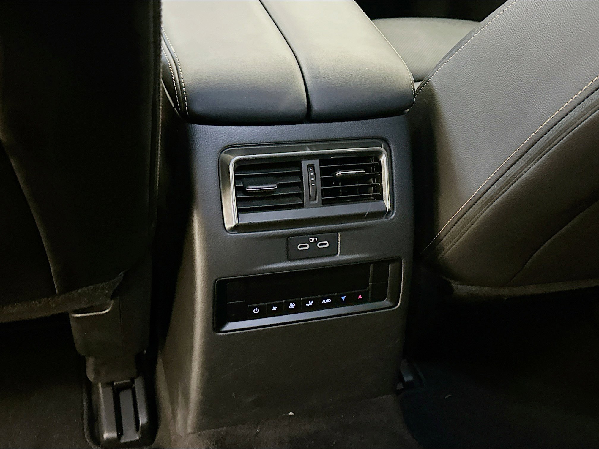 Used 2024 MAZDA CX-90 Plug-In Hybrid w/ Preferred image 29