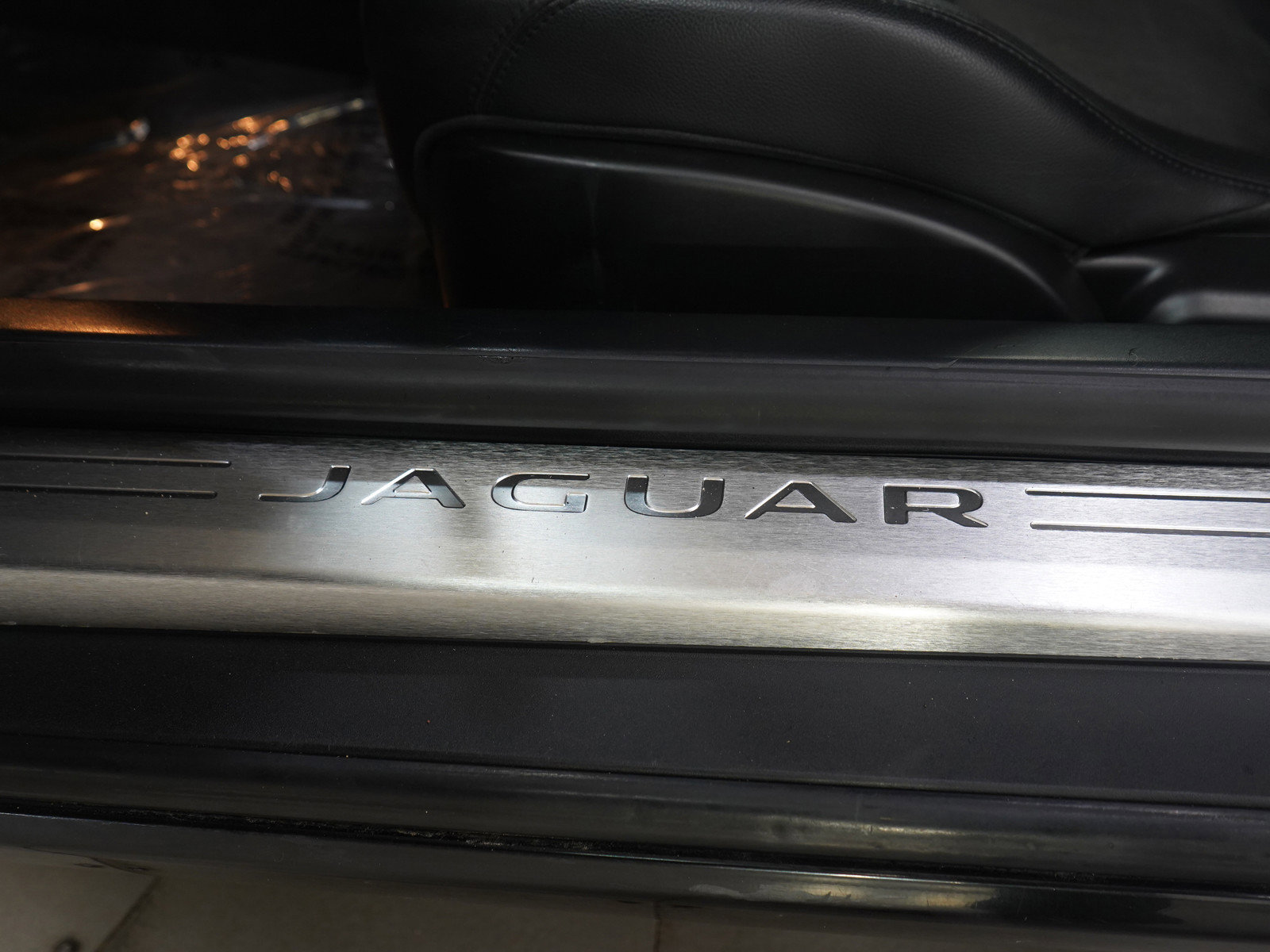 Used 2014 Jaguar F-TYPE S RWD image 23