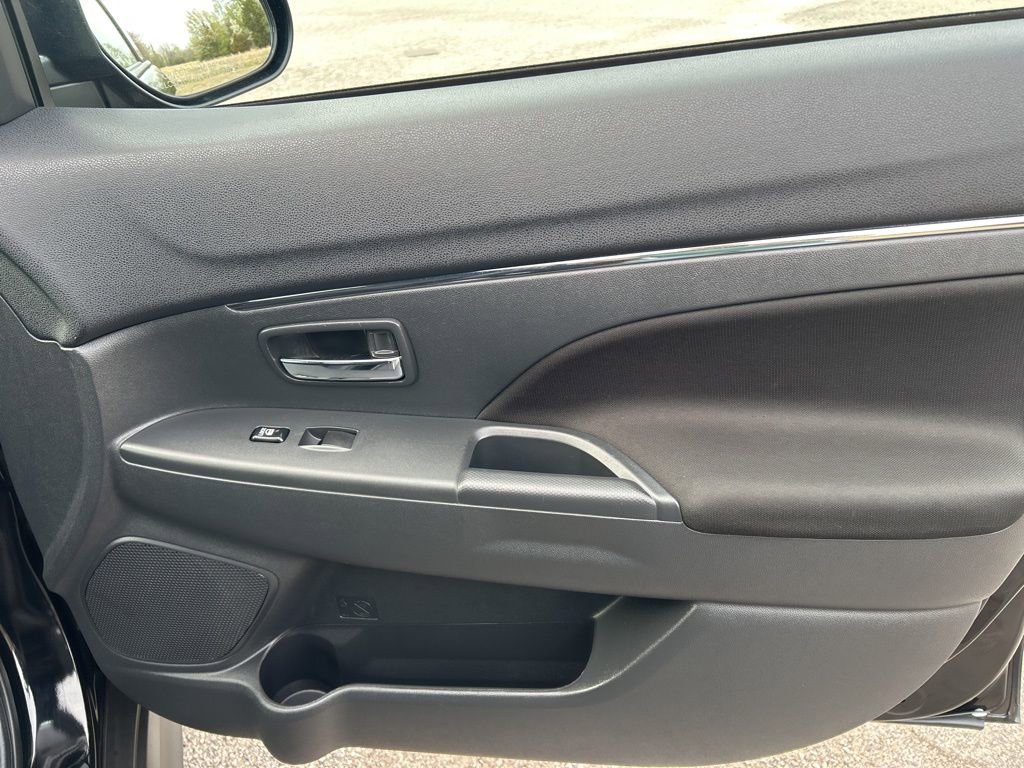 Used 2025 Mitsubishi Outlander Sport SE image 22