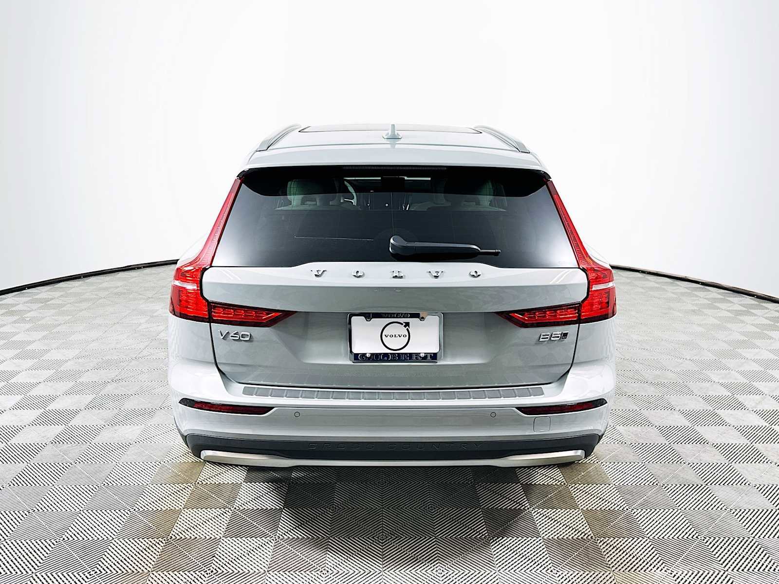 New 2026 Volvo V60 B5 Cross Country Plus w/ Climate Package image 6