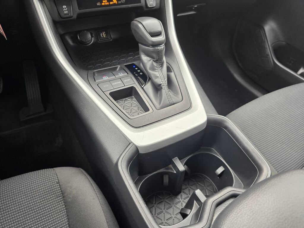 Certified 2024 Toyota RAV4 LE image 32