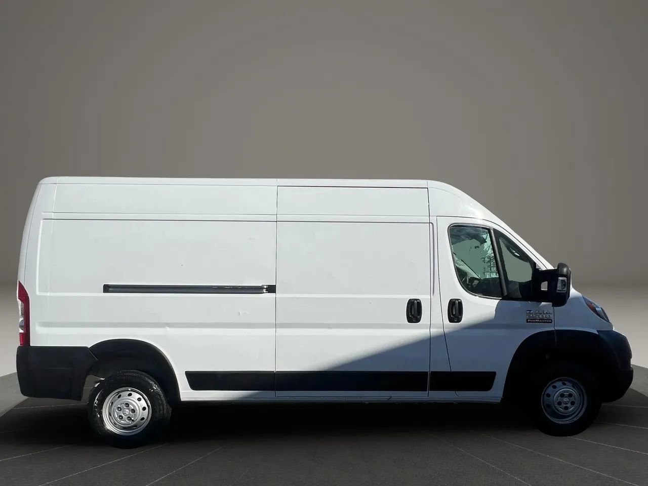 Used 2021 RAM ProMaster 2500 w/ Interior LED Lighting Group FWD image 4