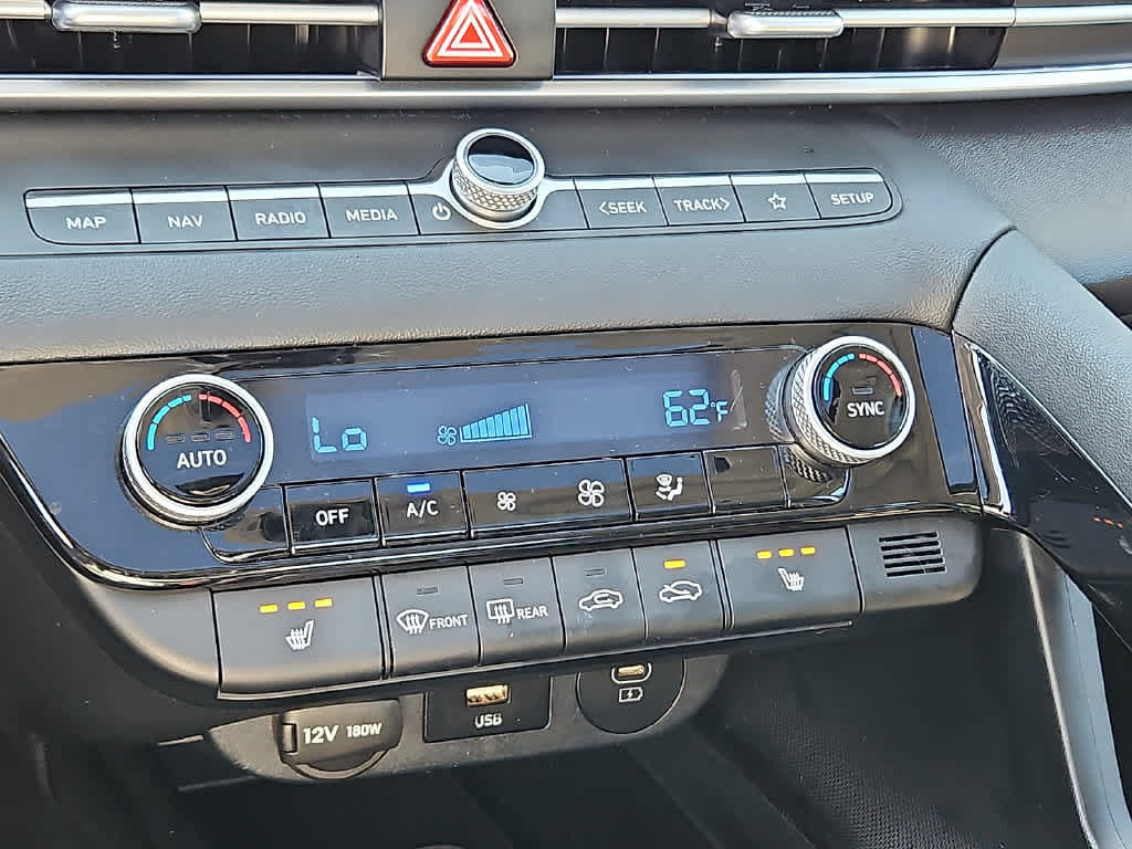 Used 2025 Hyundai Elantra SEL FWD image 15