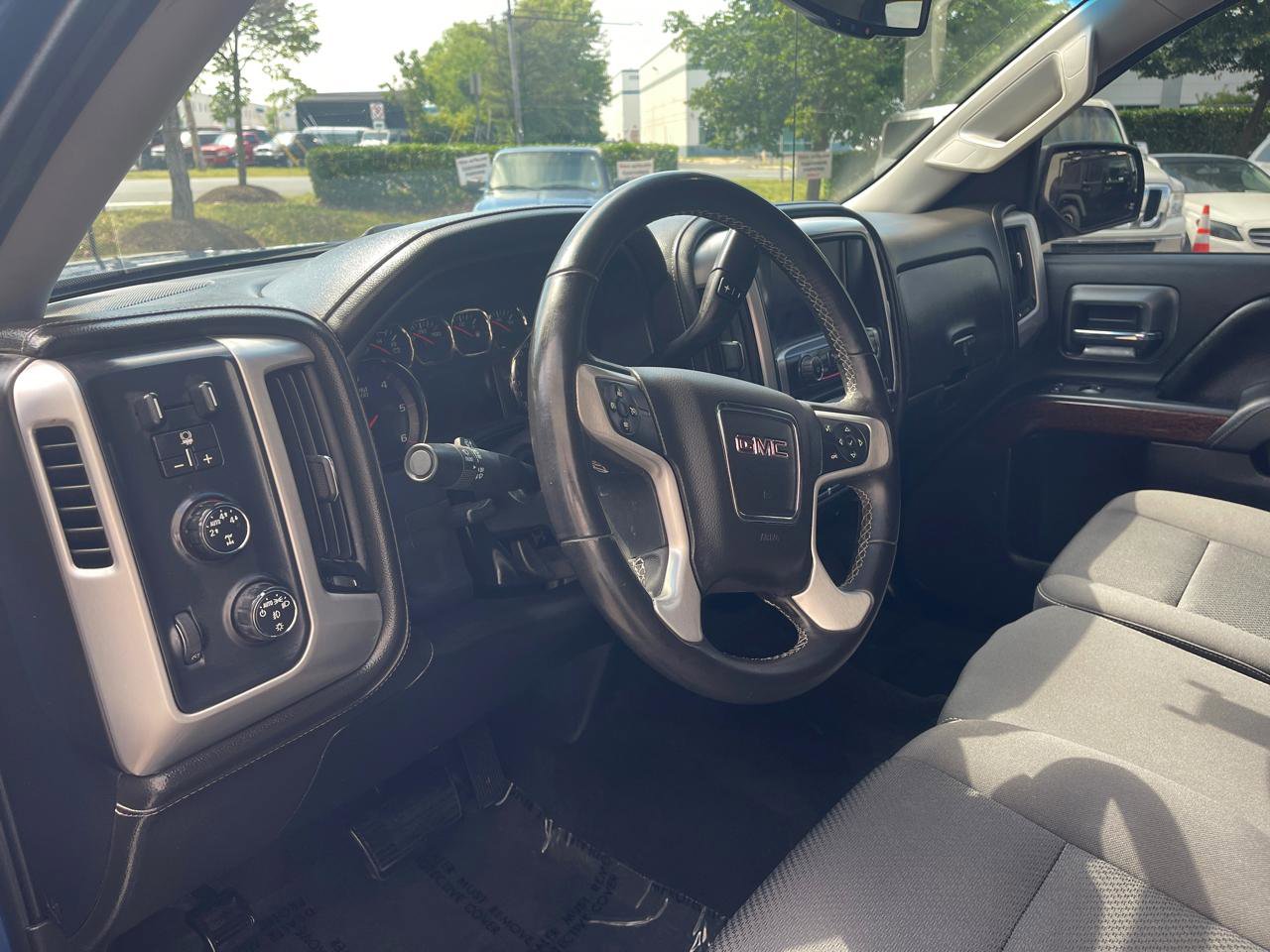 Used 2016 GMC Sierra 1500 SLE w/ SLE Value Package AWD/4WD image 11