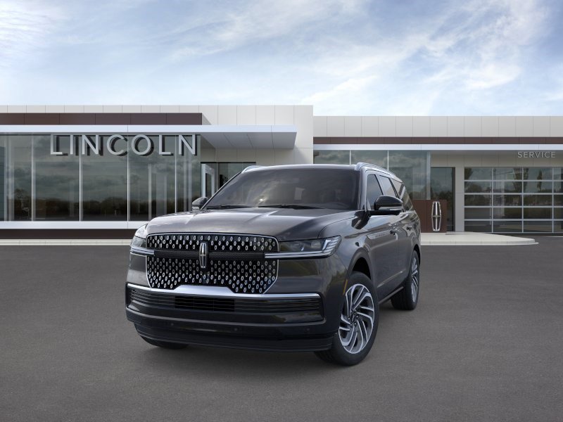 New 2026 Lincoln Navigator Reserve AWD/4WD image 2