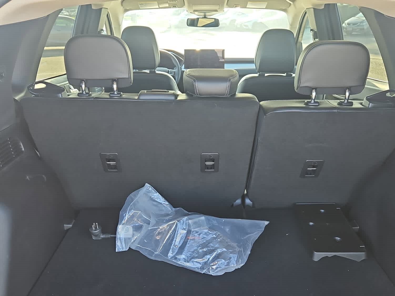 Used 2025 Ford Escape SE w/ PHEV Premium Package image 7