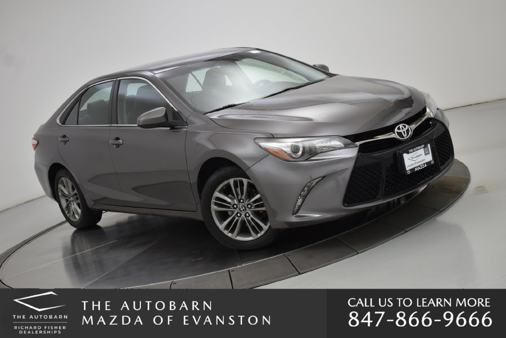 Used 2017 Toyota Camry SE FWD image 2