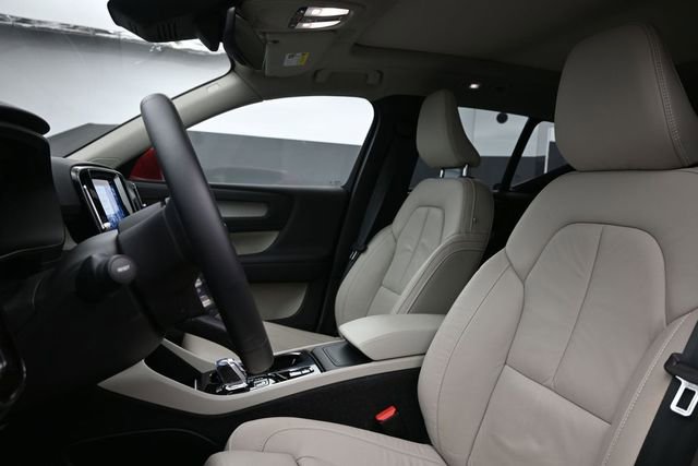 Used 2023 Volvo XC40 B5 Ultimate w/ Climate Package AWD/4WD image 10