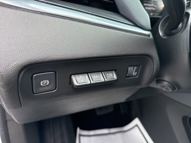 Used 2024 Buick Enclave Premium AWD/4WD image 9