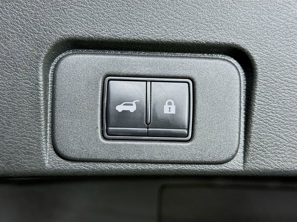 Used 2021 Nissan Rogue Platinum AWD/4WD image 32