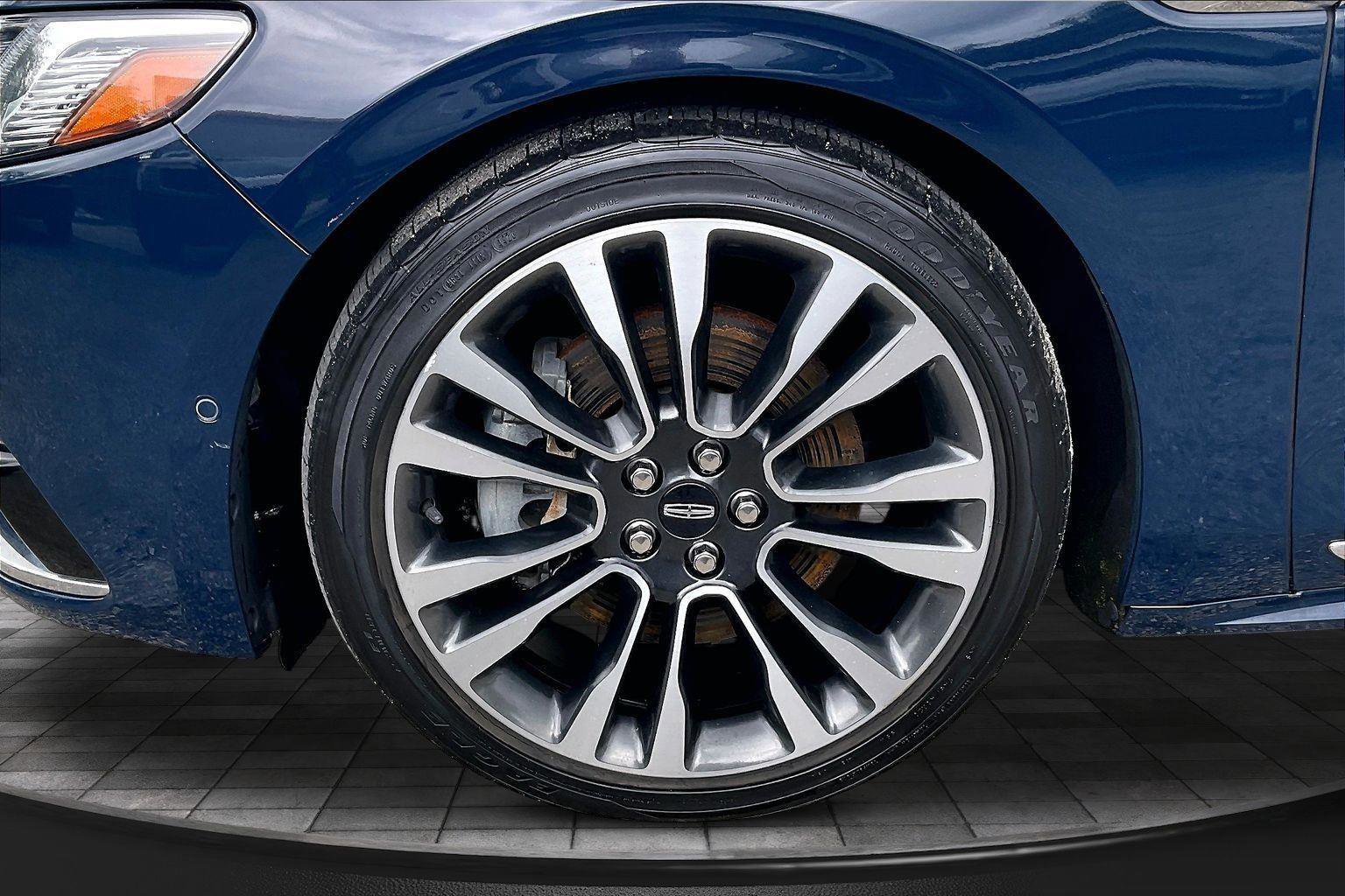 Used 2019 Lincoln Continental Reserve AWD/4WD image 36