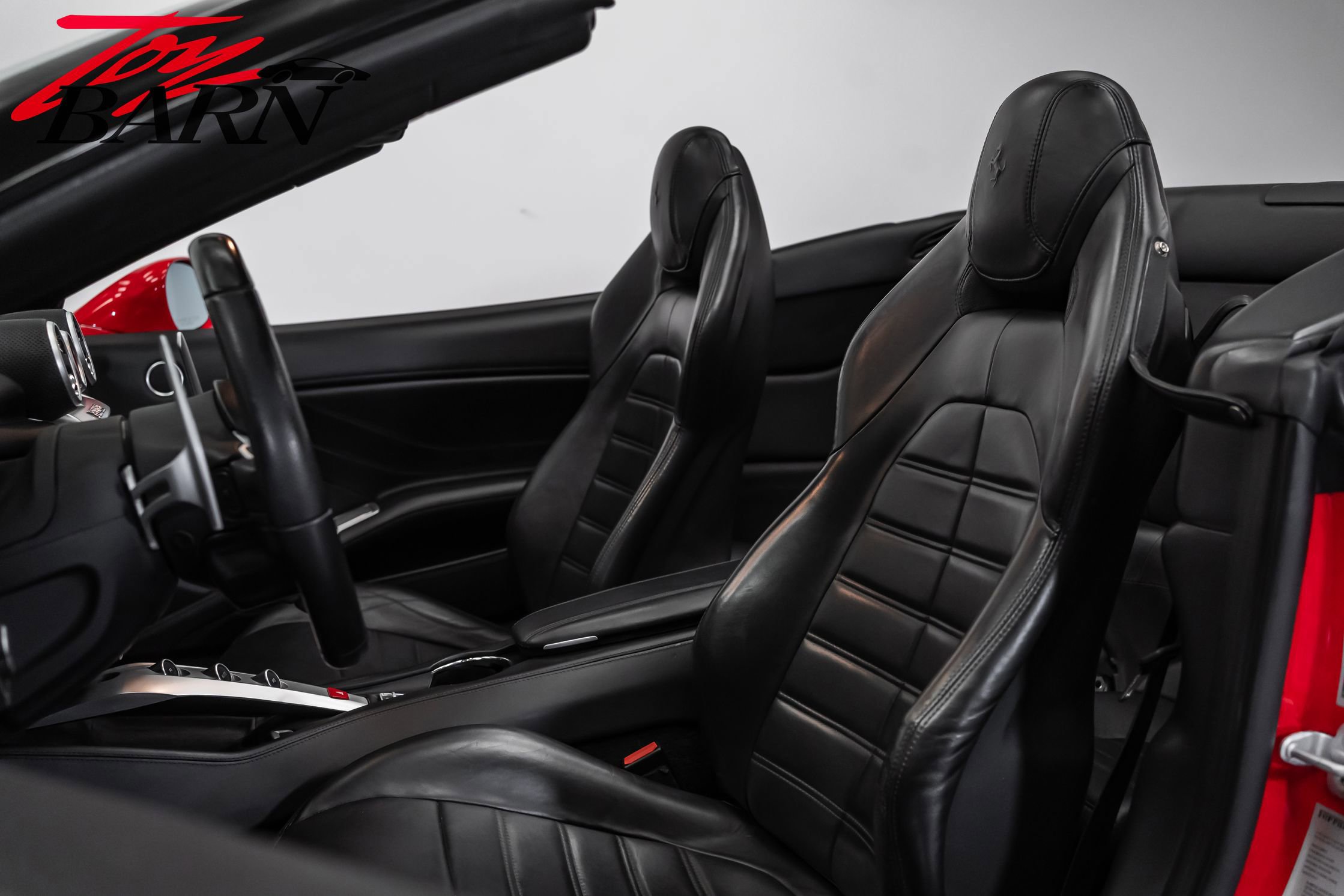 Used 2016 Ferrari California T RWD image 31
