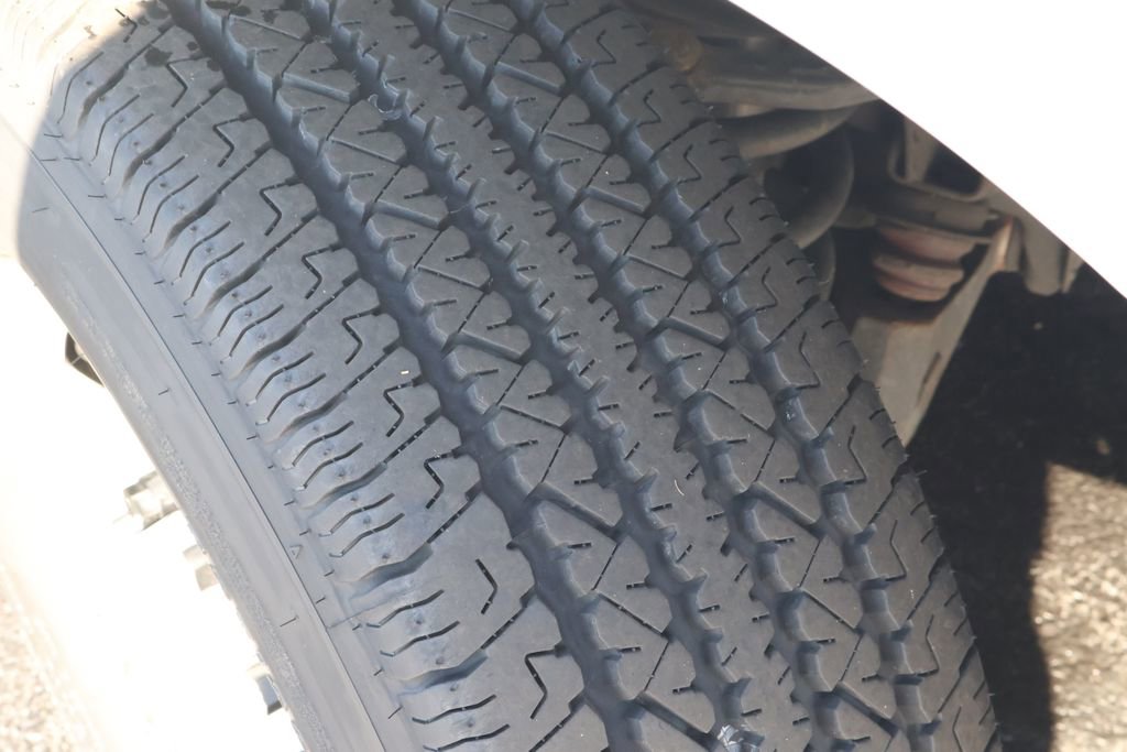 Used 2022 Chevrolet Express 3500 w/ Driver Convenience Package image 12