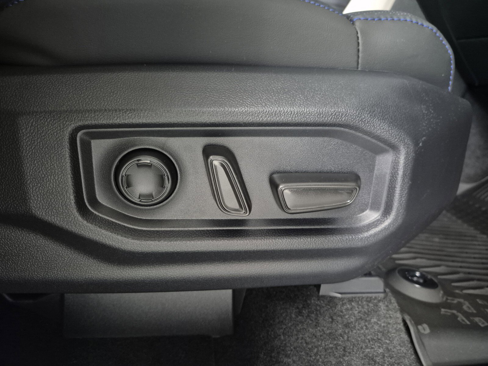 New 2026 Toyota Tundra Platinum AWD/4WD image 35