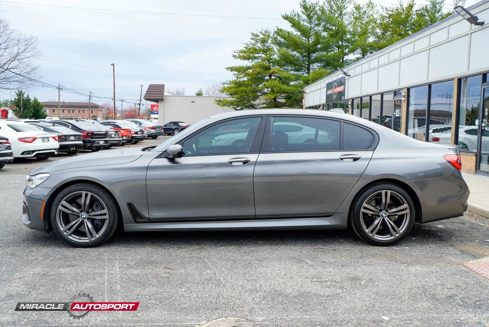 Used 2016 BMW 750i RWD image 4