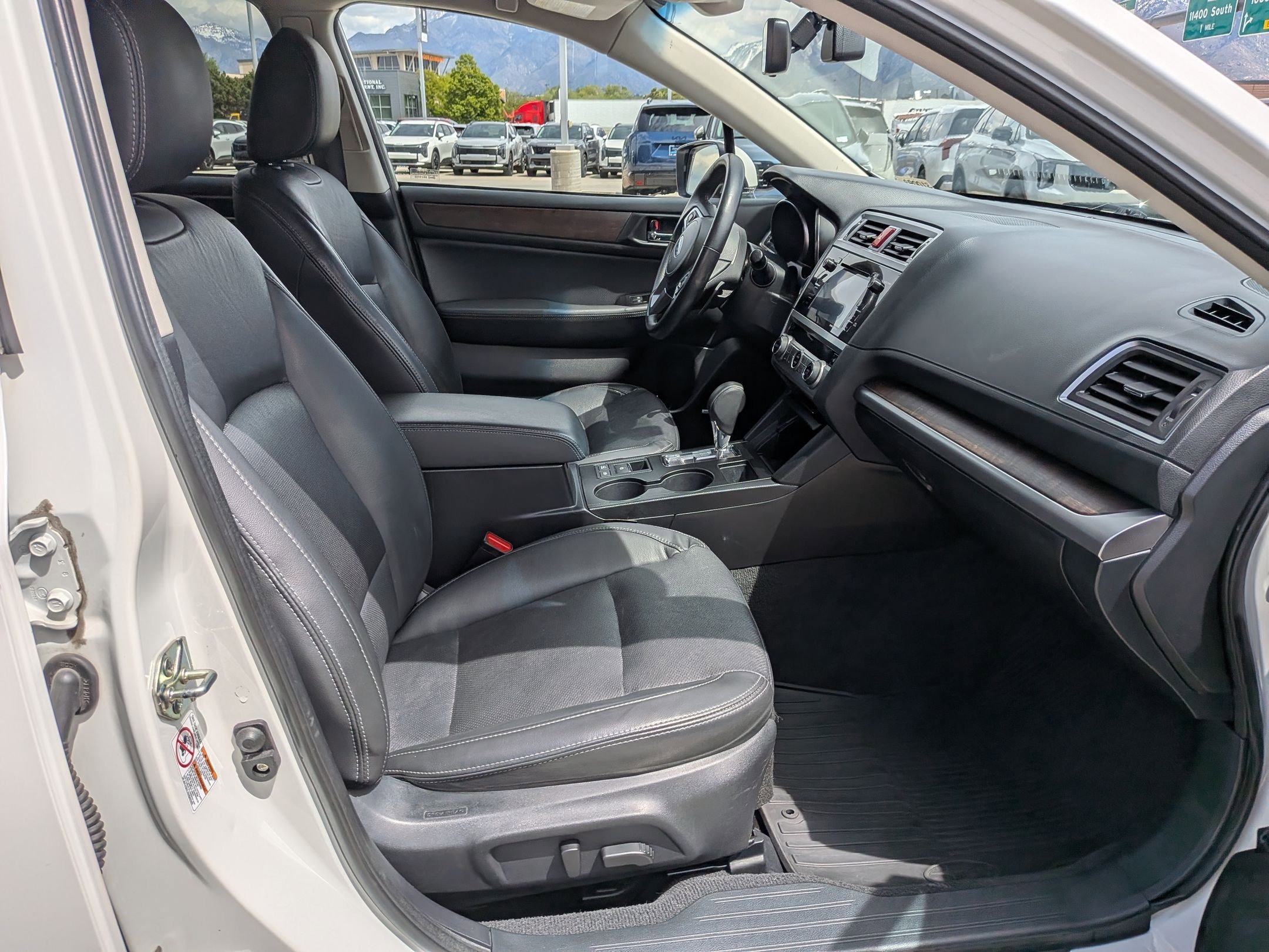 Used 2017 Subaru Outback 2.5i Limited AWD/4WD image 29