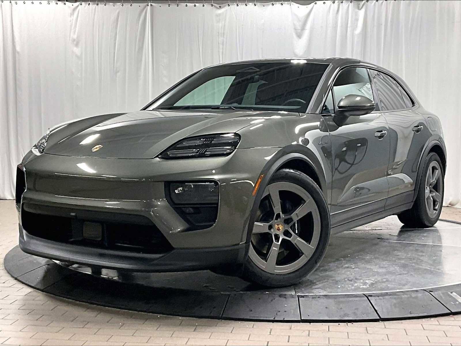 Used 2025 Porsche Macan 4 Electric image 1
