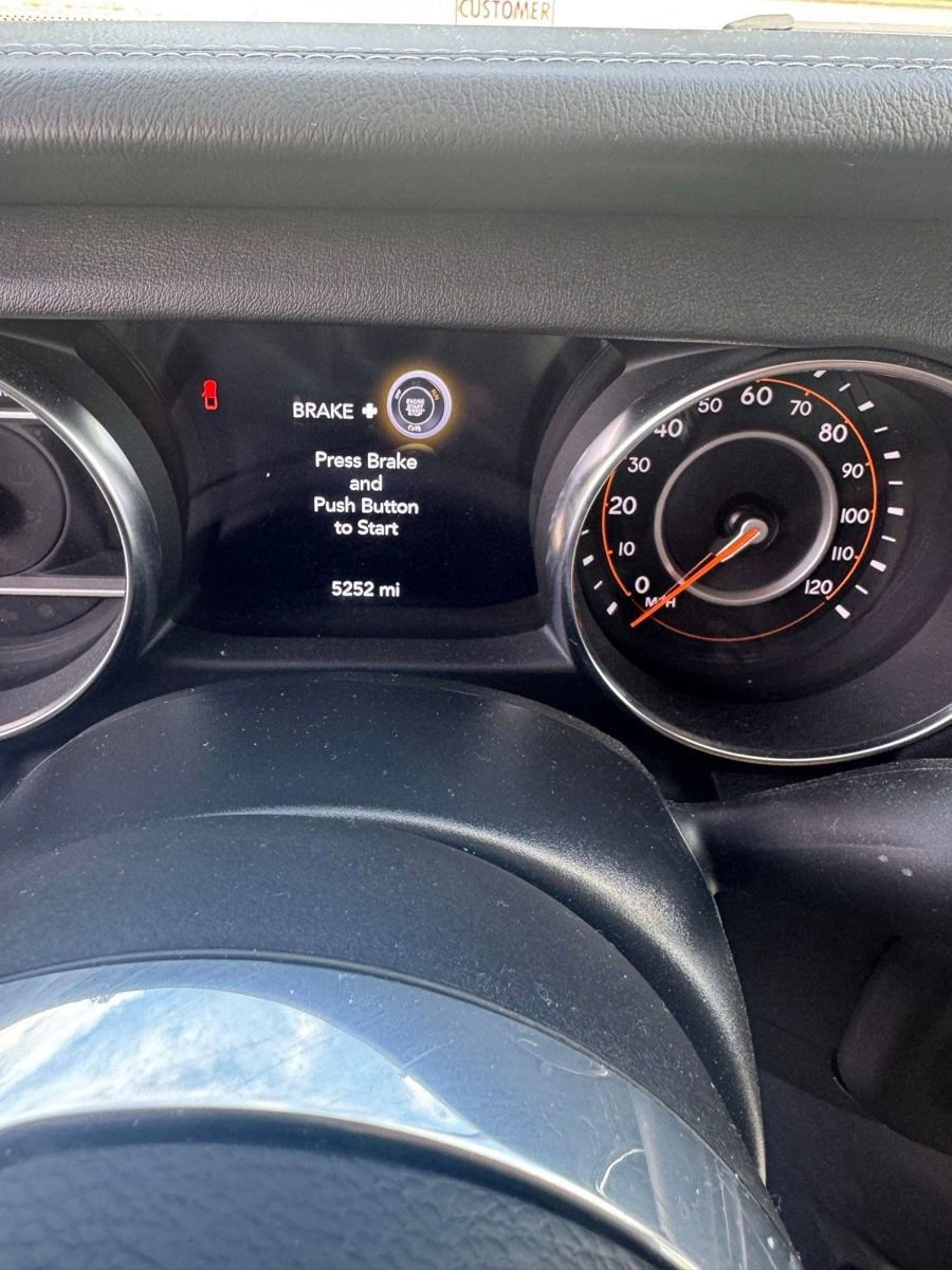 Used 2022 Jeep Gladiator Overland w/ Popular Equipment Package AWD/4WD image 22