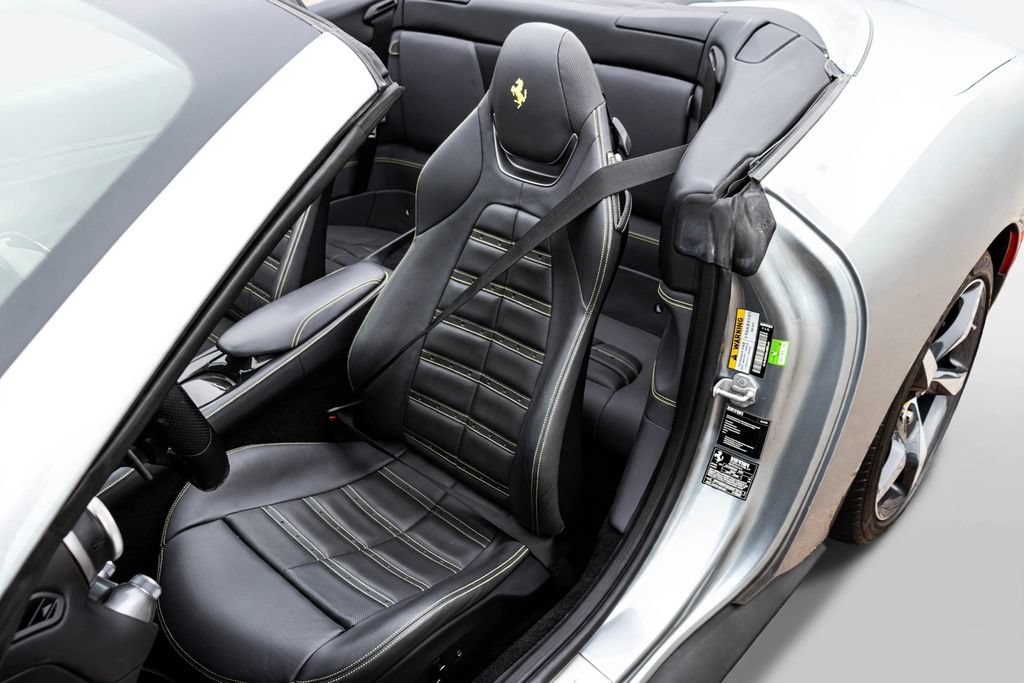 Certified 2022 Ferrari Portofino M RWD image 6