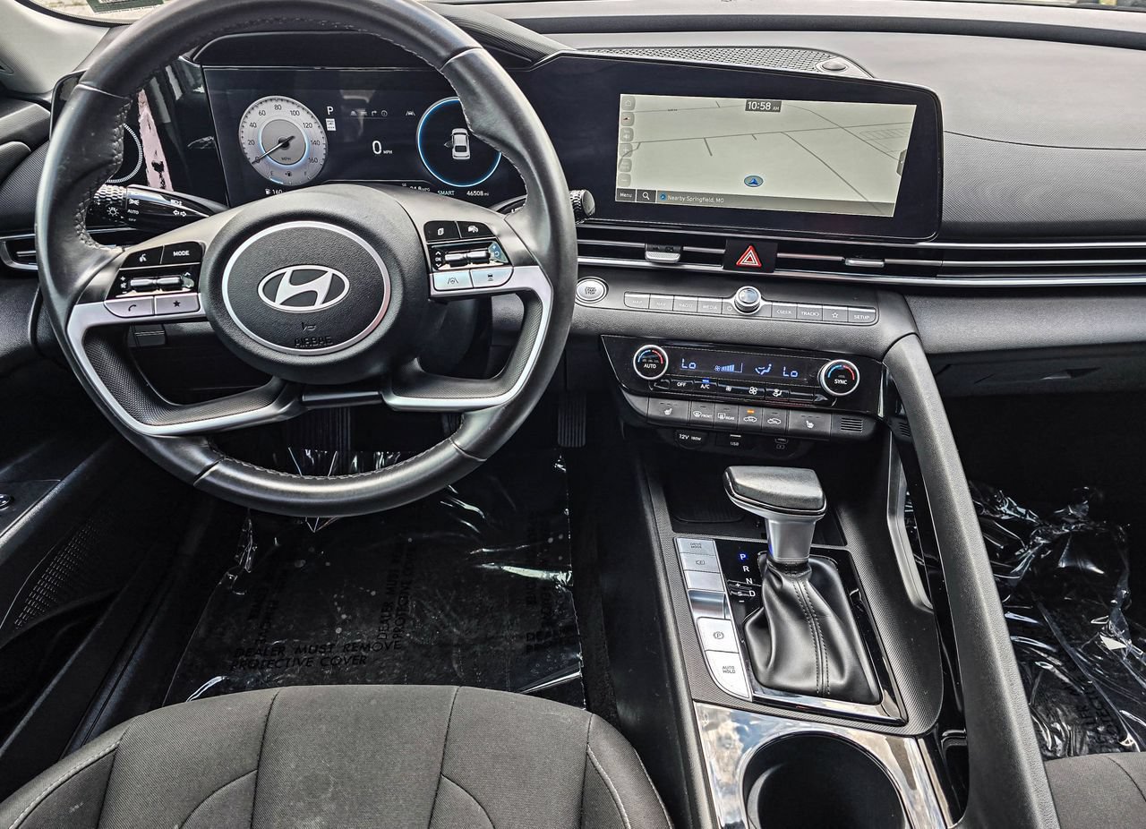 Used 2025 Hyundai Elantra SEL FWD image 33