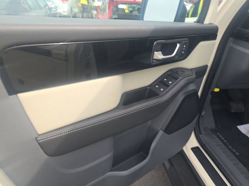 Used 2025 INEOS Grenadier Fieldmaster Edition image 19