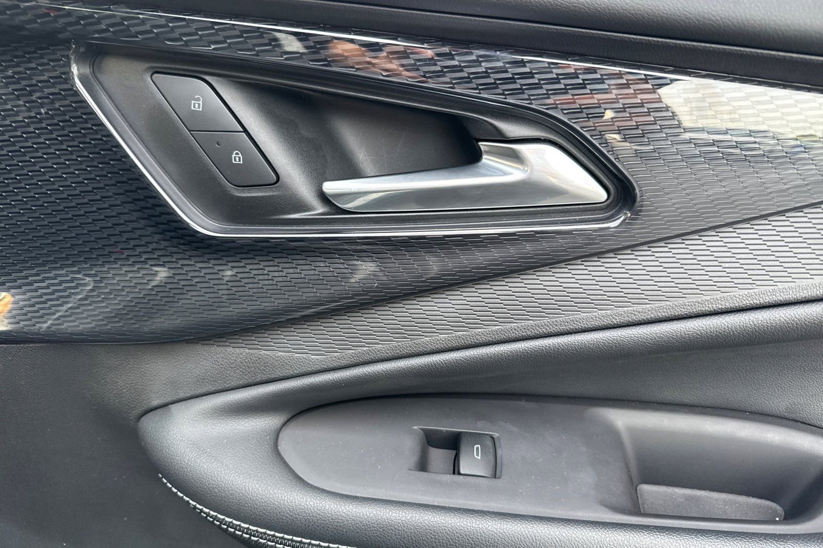 Used 2024 Chevrolet Blazer EV LT image 21