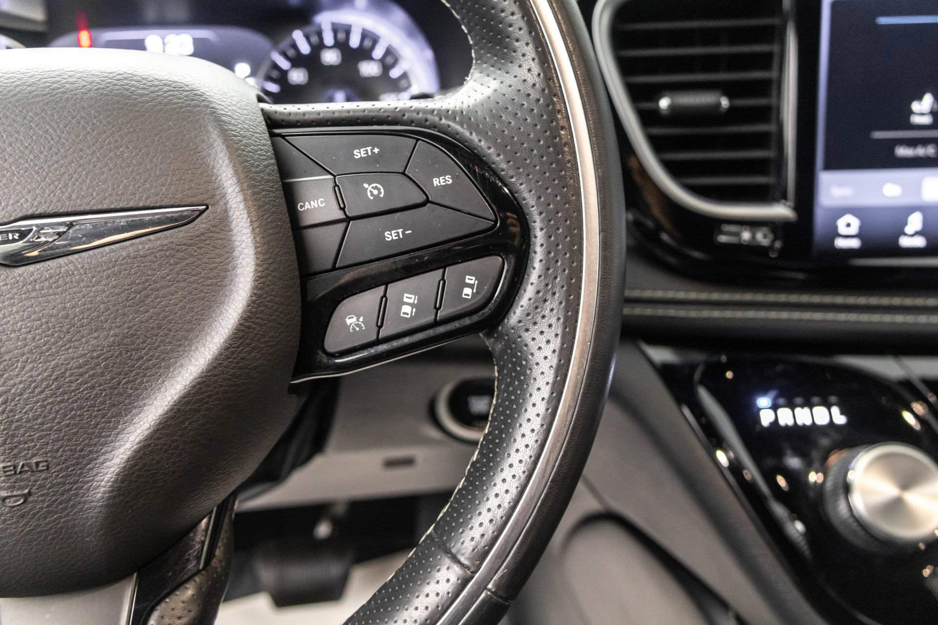 Used 2021 Chrysler Pacifica Limited w/ Uconnect Theater Family Group AWD/4WD image 23