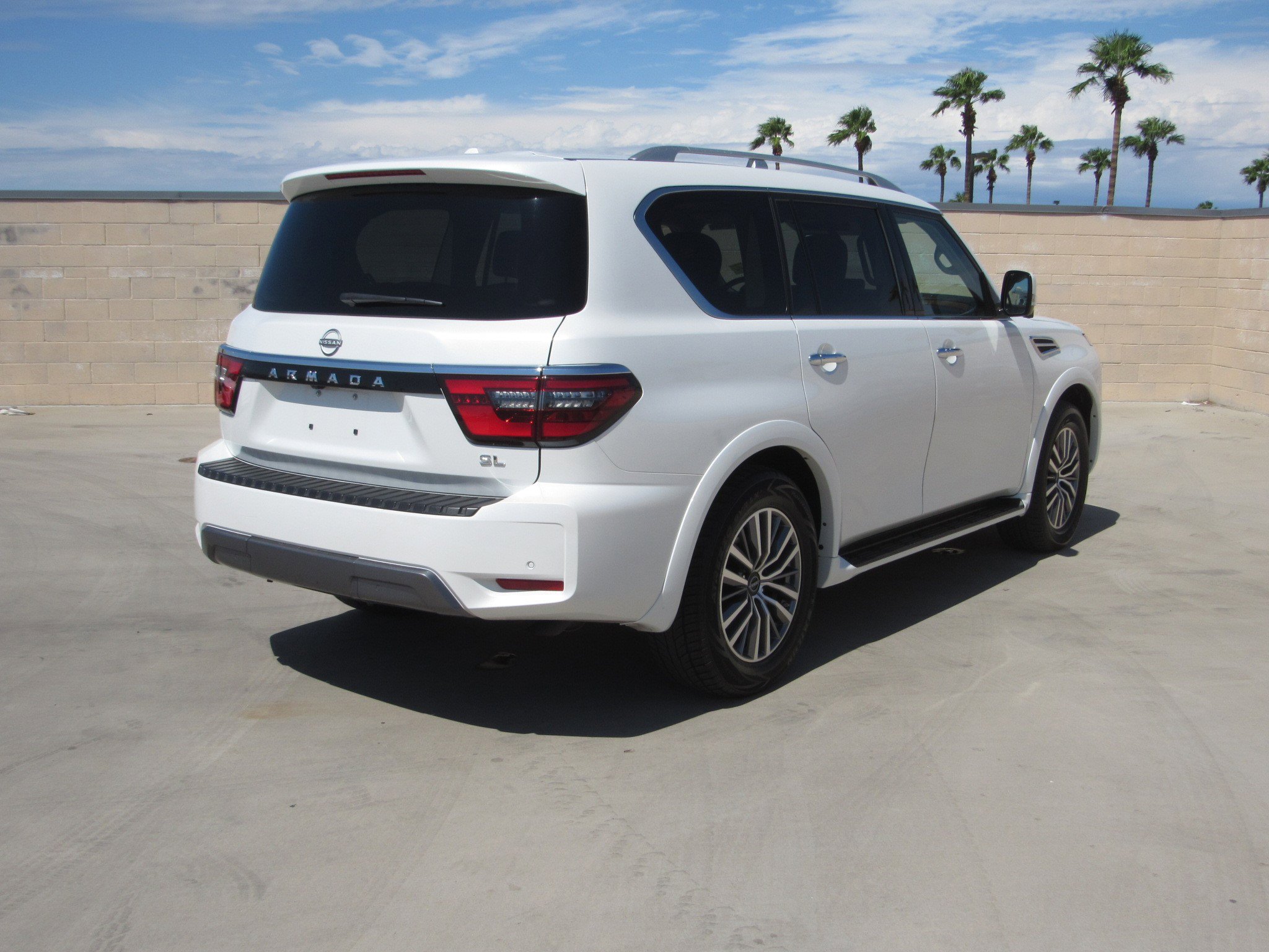 Used 2024 Nissan Armada SL image 5