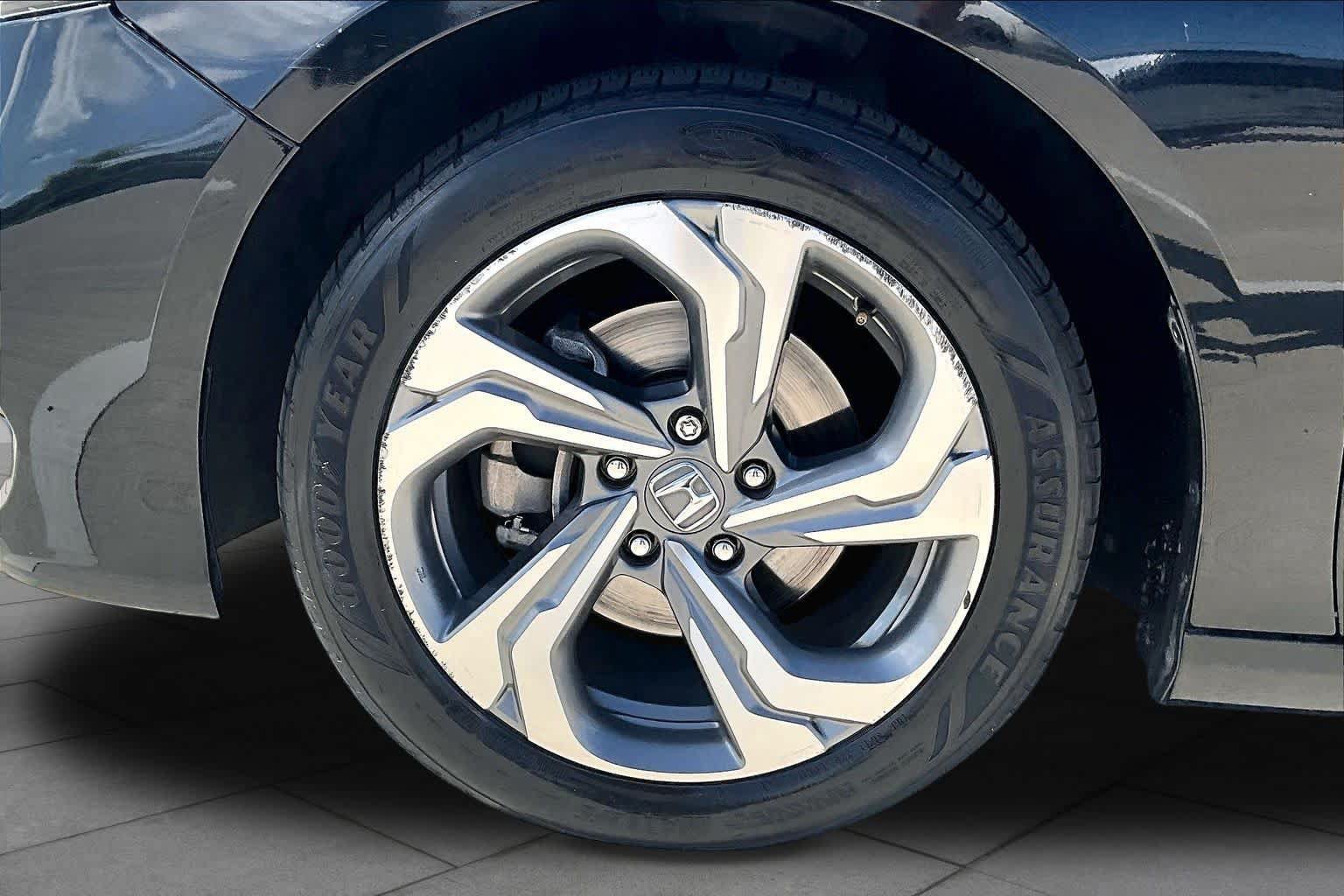Used 2020 Honda Accord EX image 10