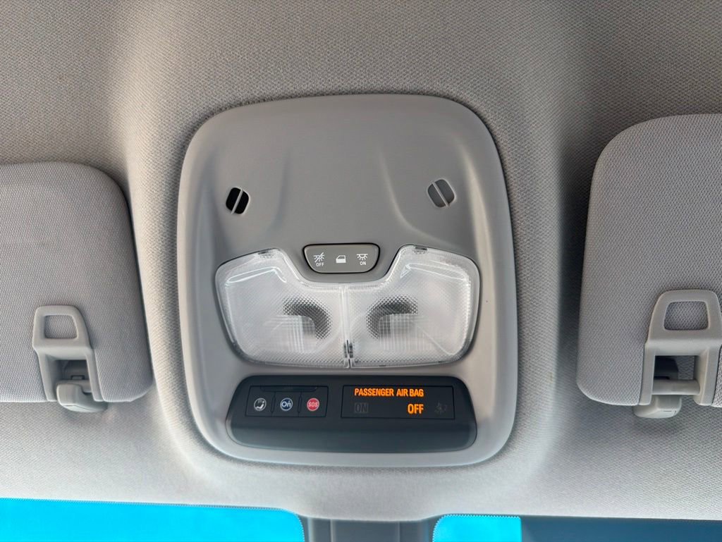 Used 2020 Chevrolet Bolt Premier FWD image 21