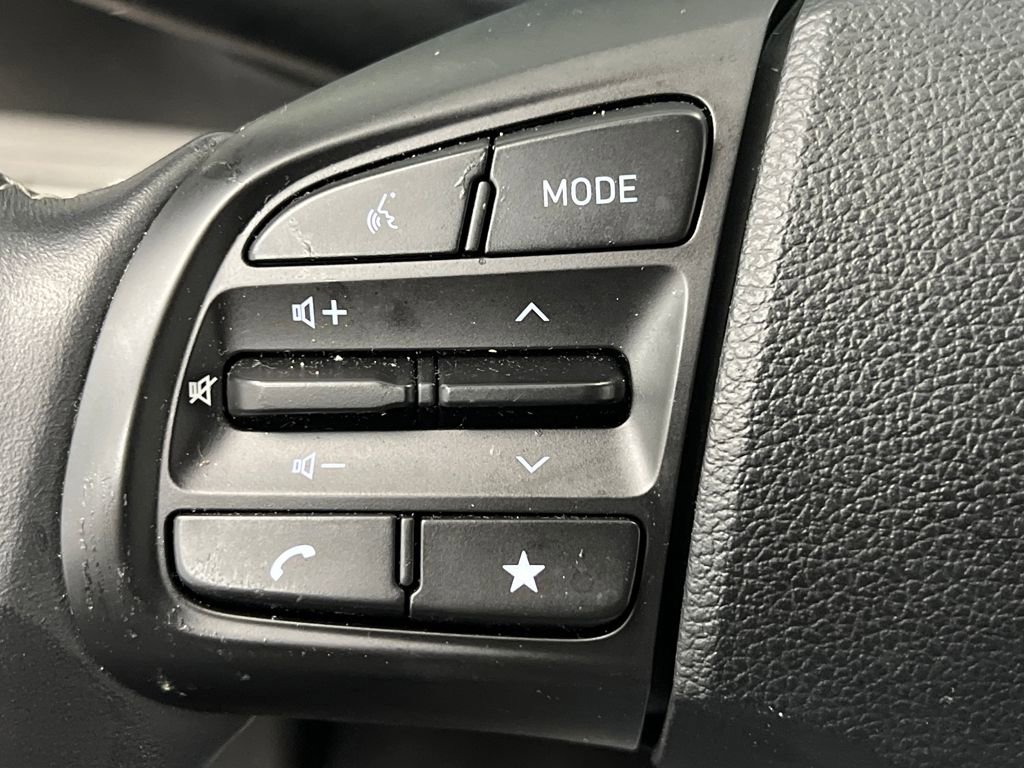 Used 2025 Hyundai Venue SEL image 36