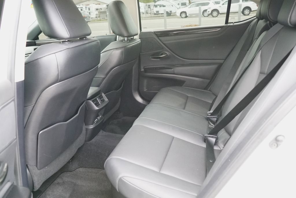 Used 2021 Lexus ES 300h w/ Premium Package FWD image 11