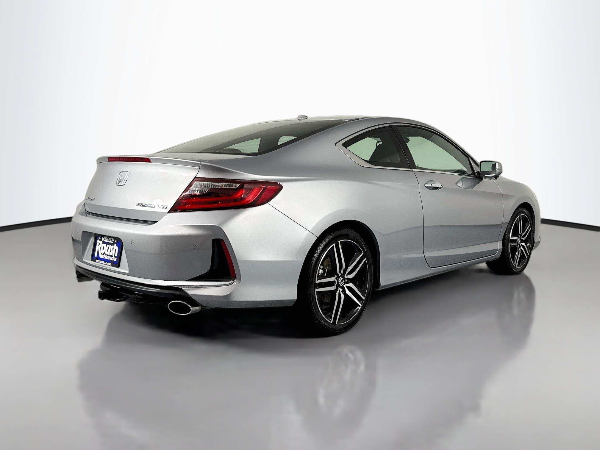 Used 2017 Honda Accord Touring image 5