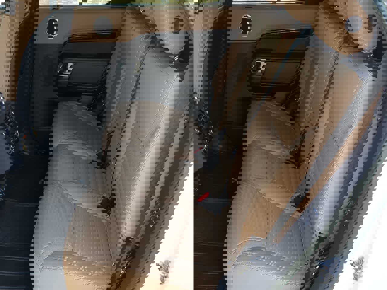 Used 2023 Land Rover Discovery HSE R-Dynamic image 21