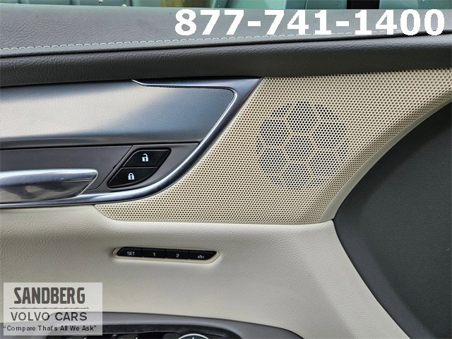 Used 2017 Cadillac XT5 Luxury w/ Driver Awareness Package image 17