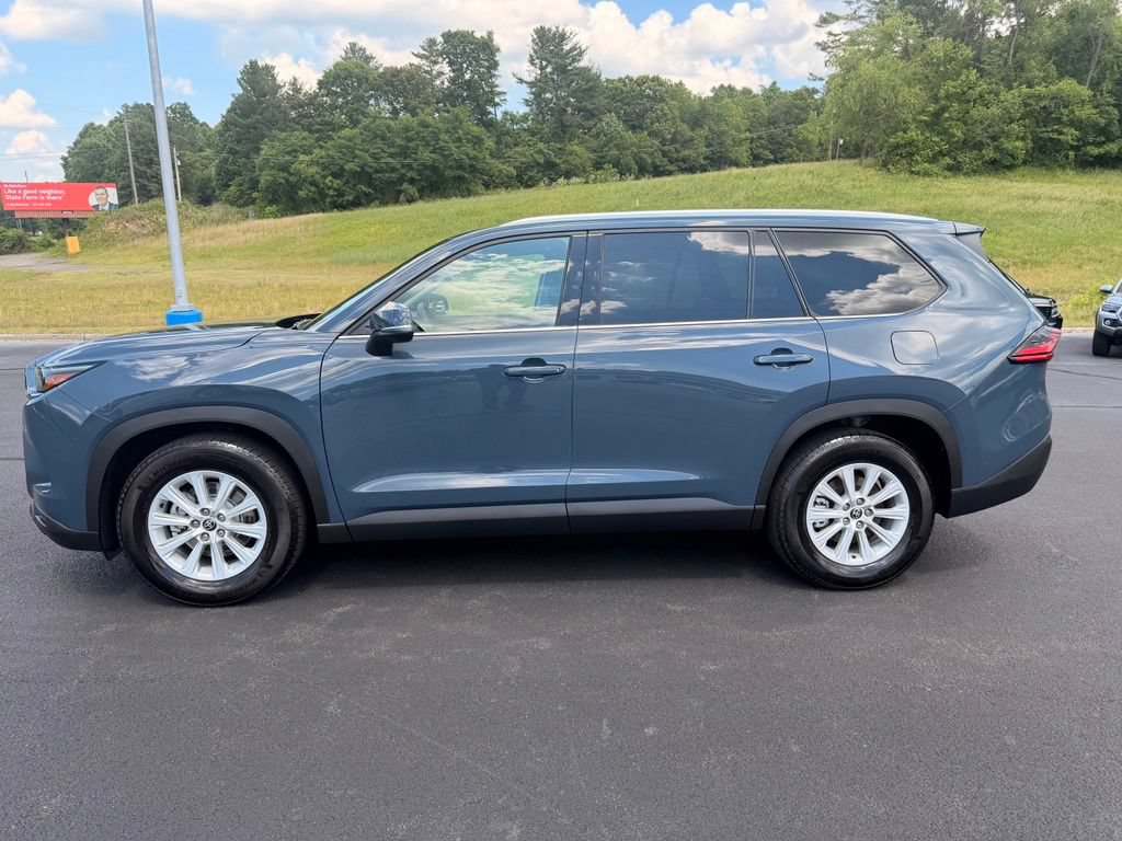 Used 2025 Toyota Grand Highlander AWD image 5