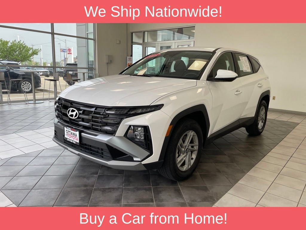 Used 2025 Hyundai Tucson SE AWD/4WD image 2