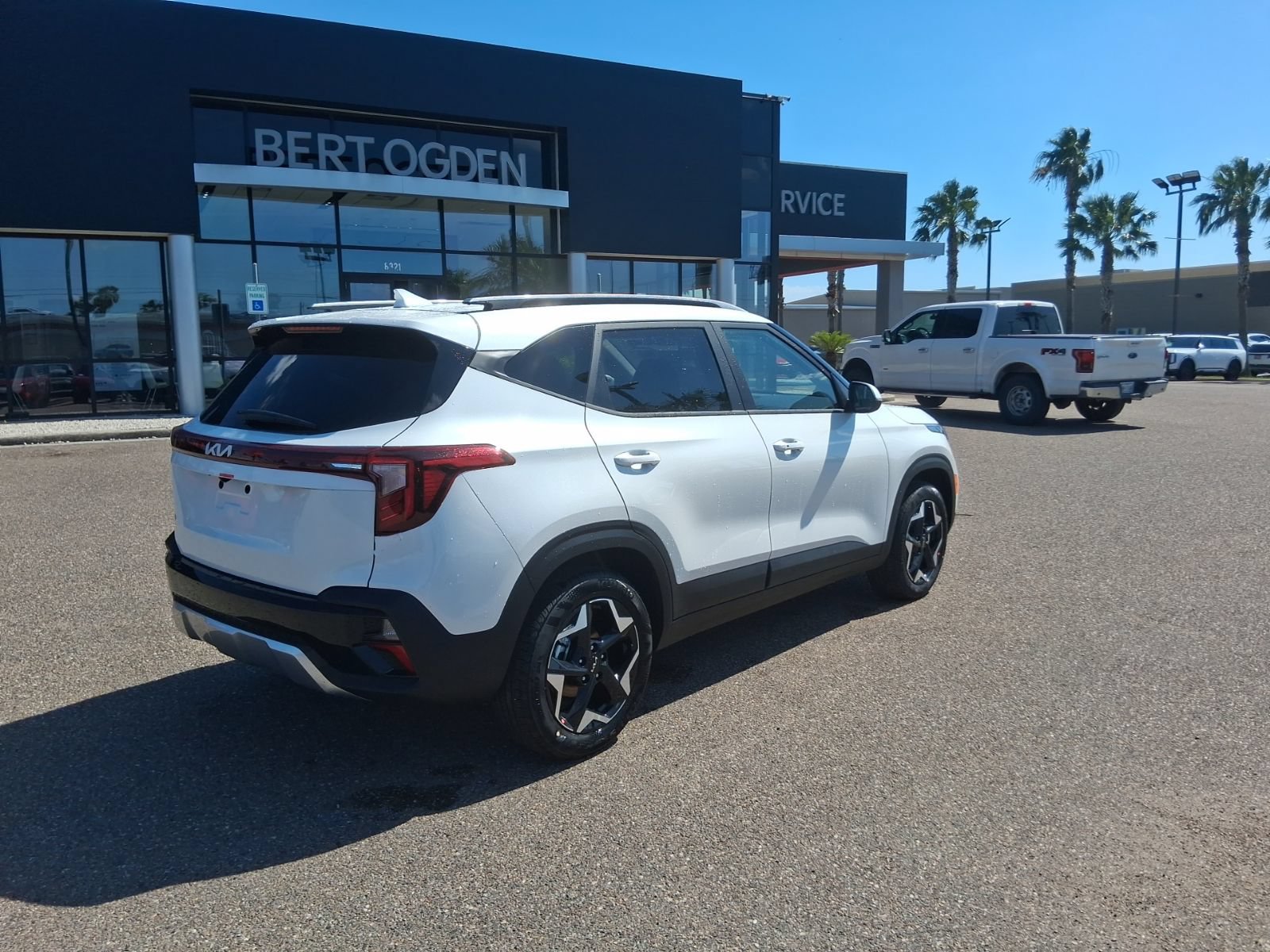 New 2026 Kia Seltos S FWD image 4