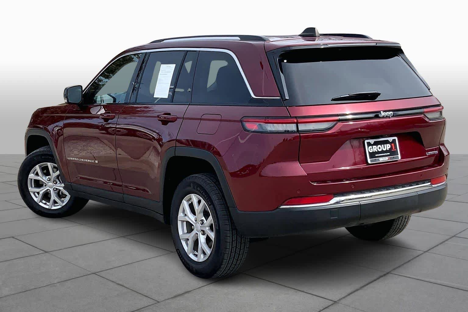 Used 2024 Jeep Grand Cherokee Limited image 12
