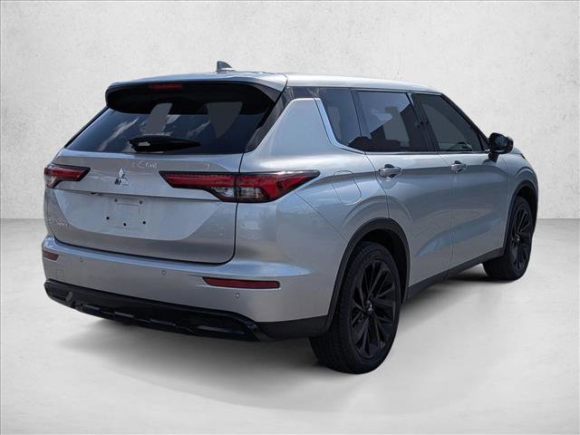 Used 2022 Mitsubishi Outlander SEL Black Edition FWD image 3