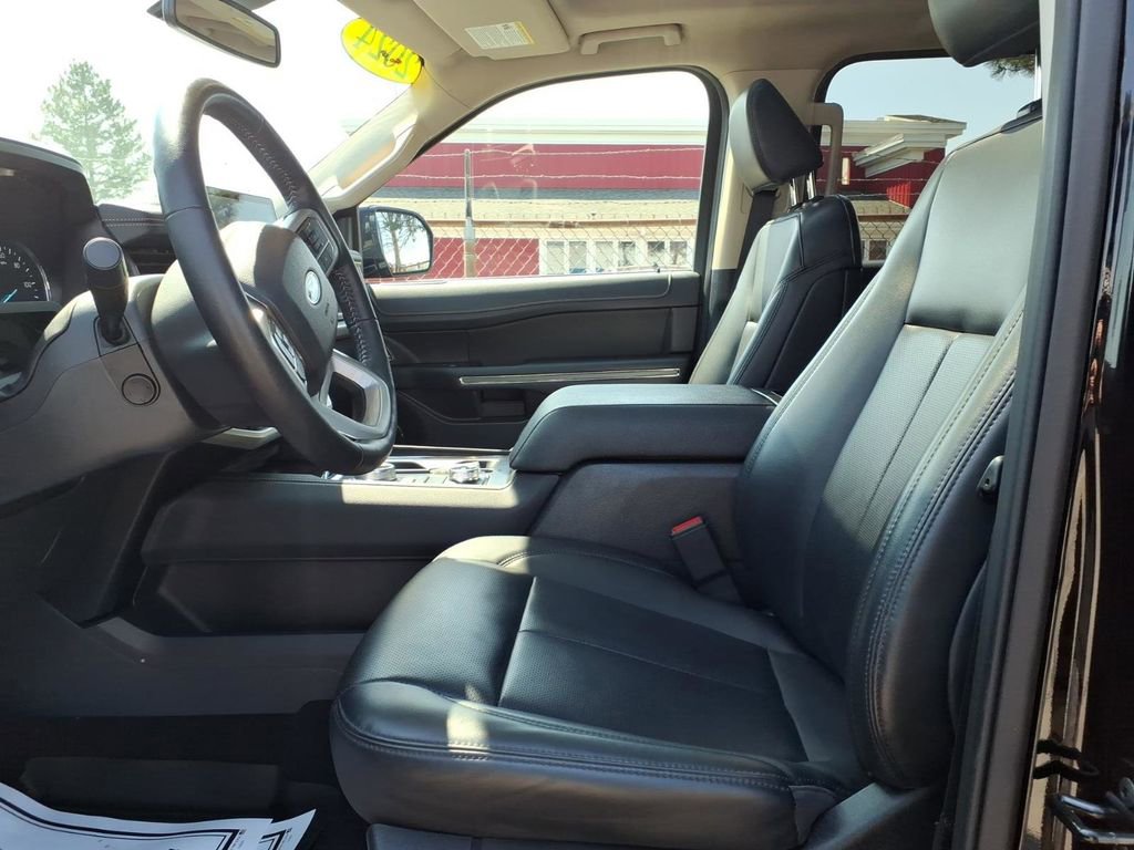Used 2024 Ford Expedition XLT AWD/4WD image 16