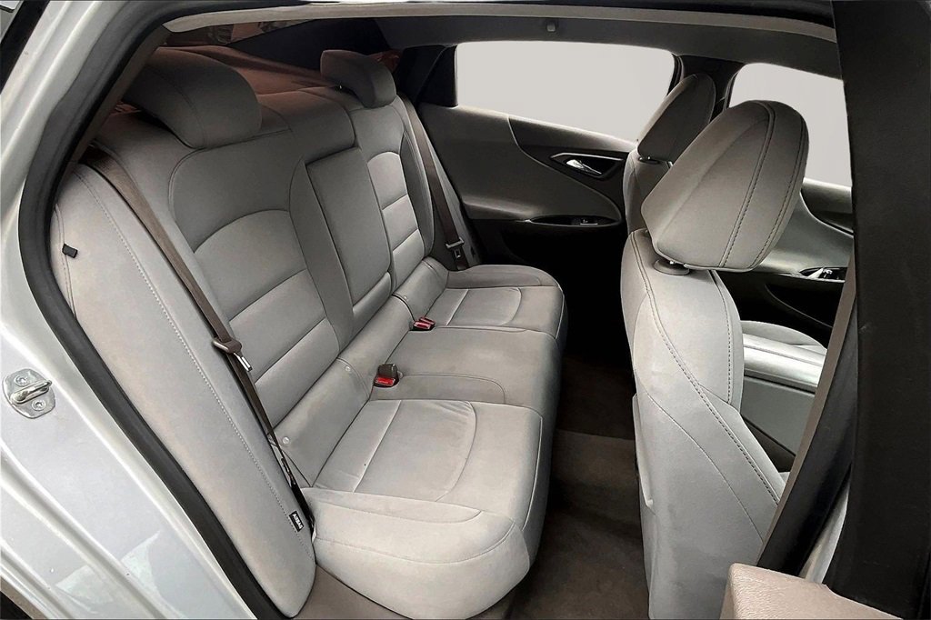 Used 2020 Chevrolet Malibu LT image 24