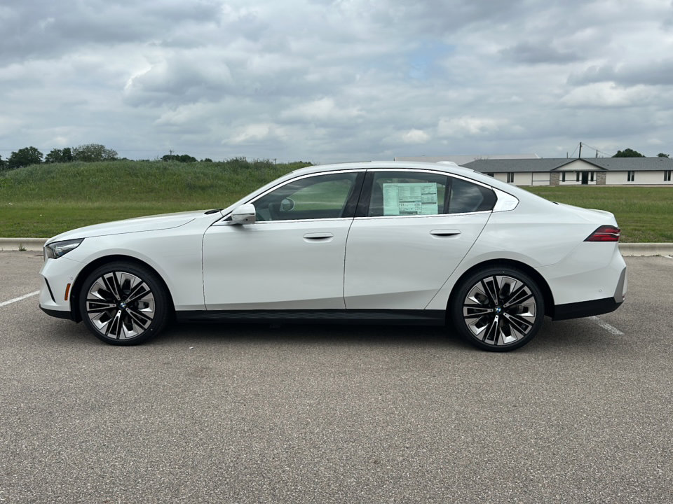 New 2026 BMW 530i w/ Premium Package RWD image 5