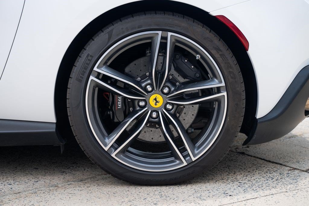 Used 2024 Ferrari Roma Spider RWD image 21