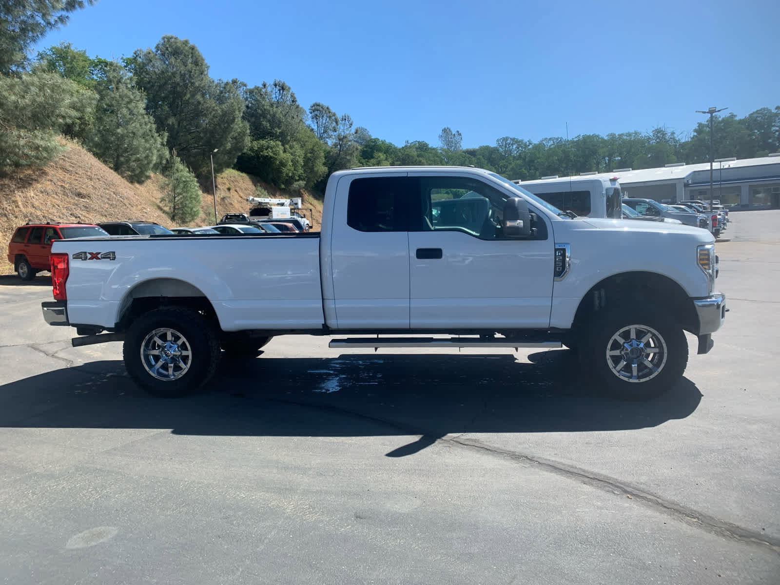 Used 2018 Ford F250 XLT w/ XLT Value Package AWD/4WD image 4